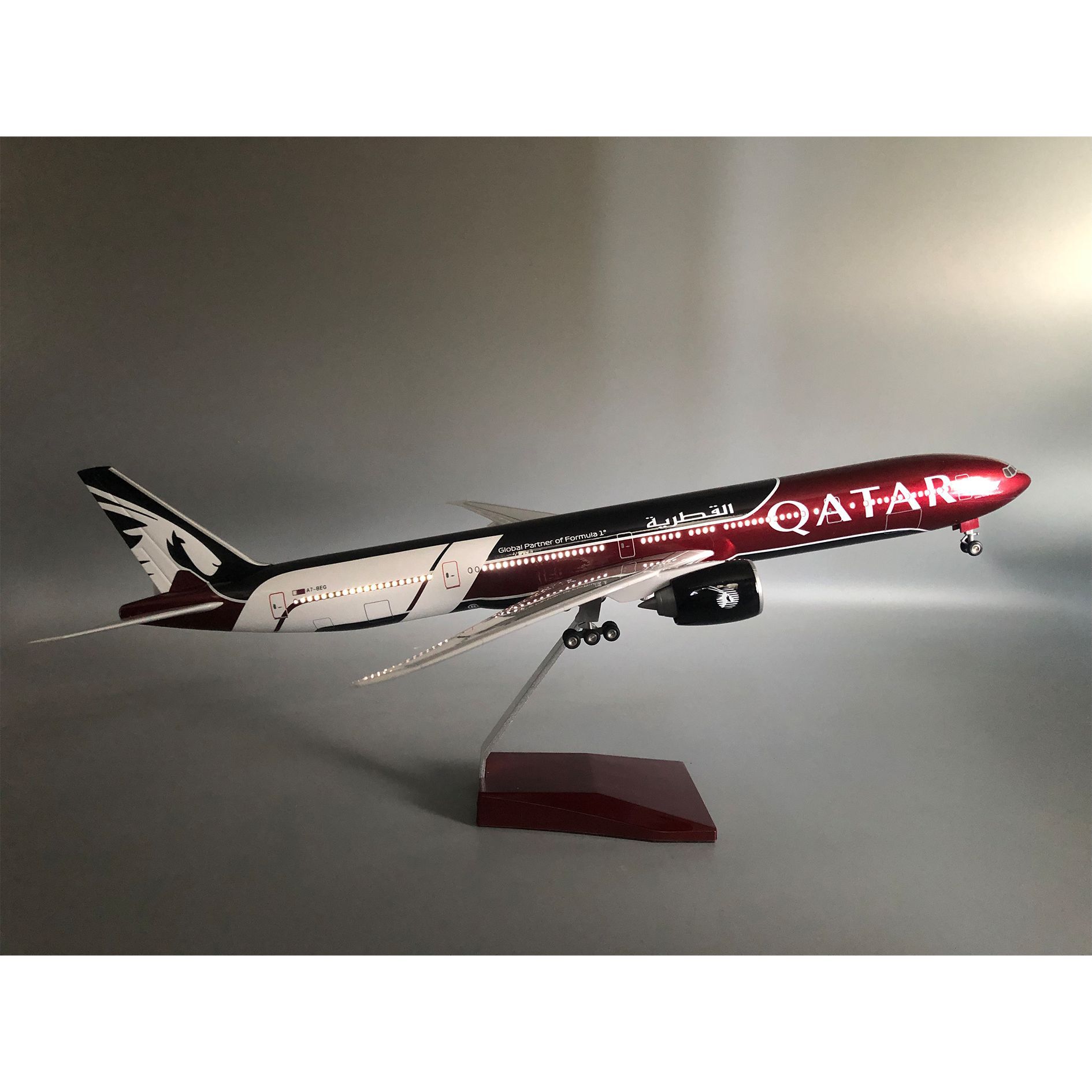 Home Decor Qatar - for B777-300 Qatar Model Planes Resin